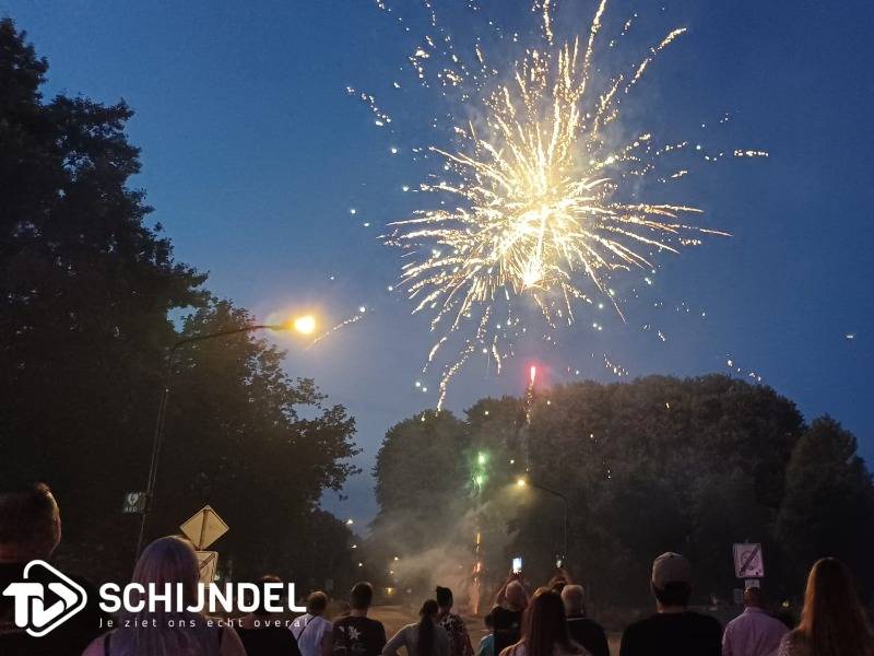 Kermis Schijndel knallend afgesloten met vuurwerkshow
